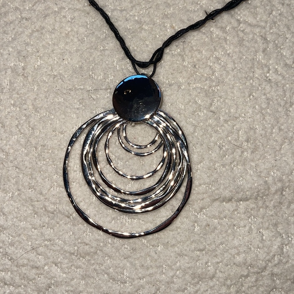 NWT Robert Lee Morris Layered Hammered Sculptural Necklace - Picture 2 of 5